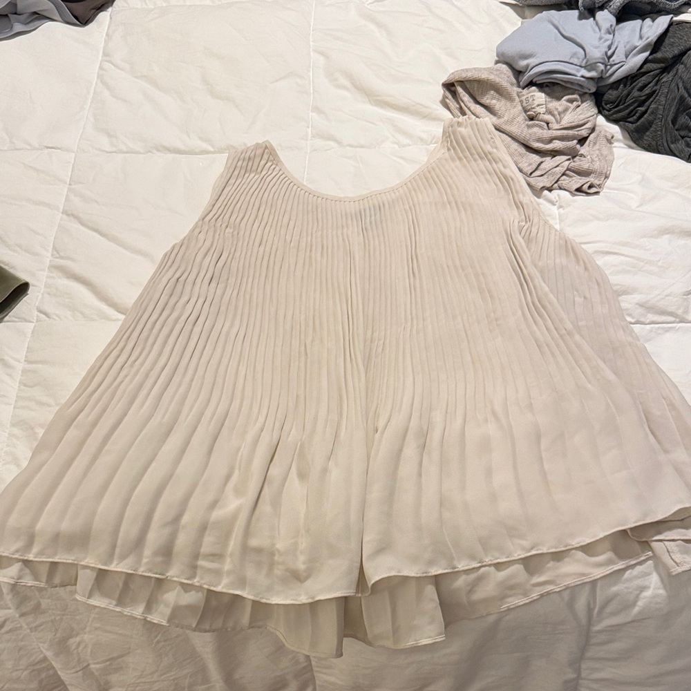 Banana Republic Cream Pleated Blouse